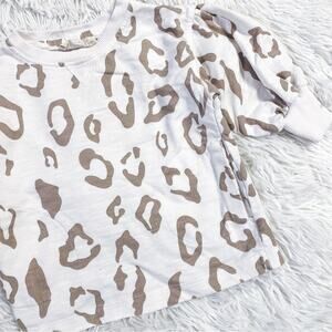 JESSICA SIMPSON • White + Tan Leopard Cheetah Animal Print Top
